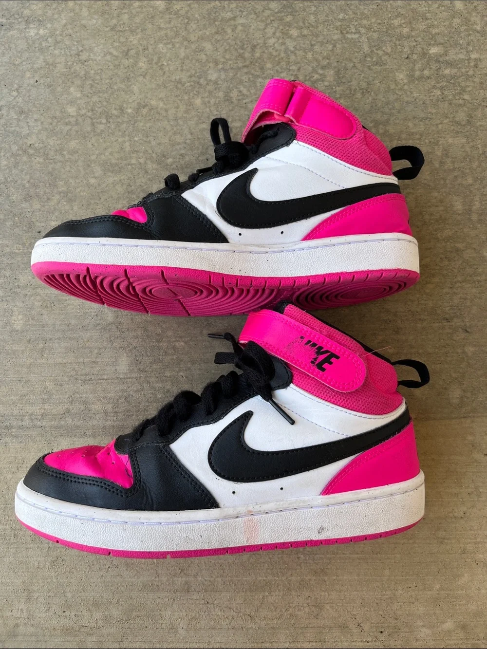 Nike Girl’s Court Borough Mid 2 Basketball Shoes